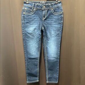 Wallflower Ankle Cropped Jeans with Distinctive Fading, Size 5 (BROKEN ZIPPER)